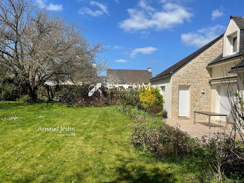 Maison - 176 m² - 9 pièces