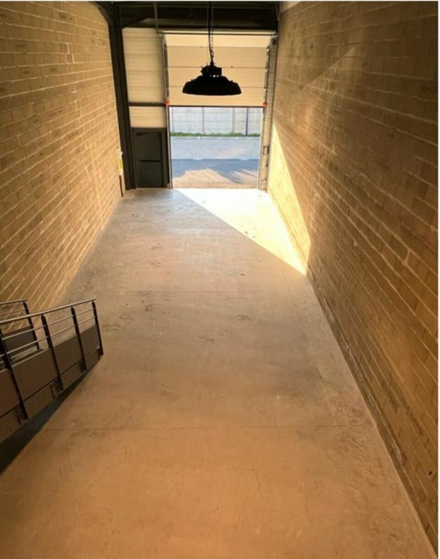 Local d'activité / Entrepôt - 174 m²