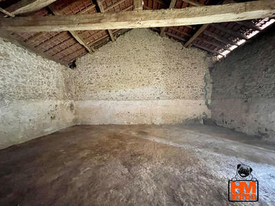 Grange - 228 m² - 1 pièce