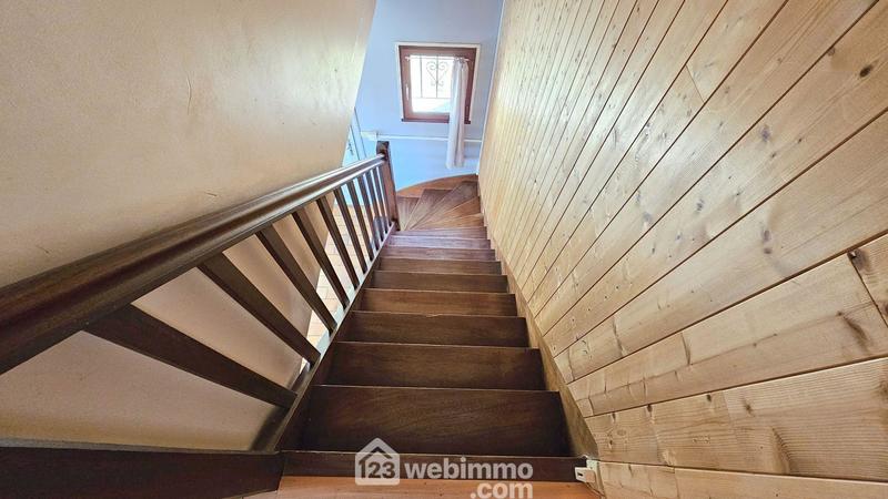 Maison - 232 m² - 10 pièces