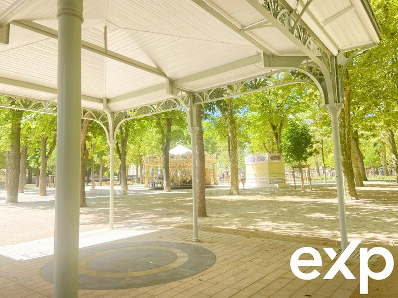 Fonds de commerce - Magasins - 246 m²