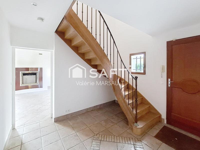 Maison - 204 m² - 9 pièces