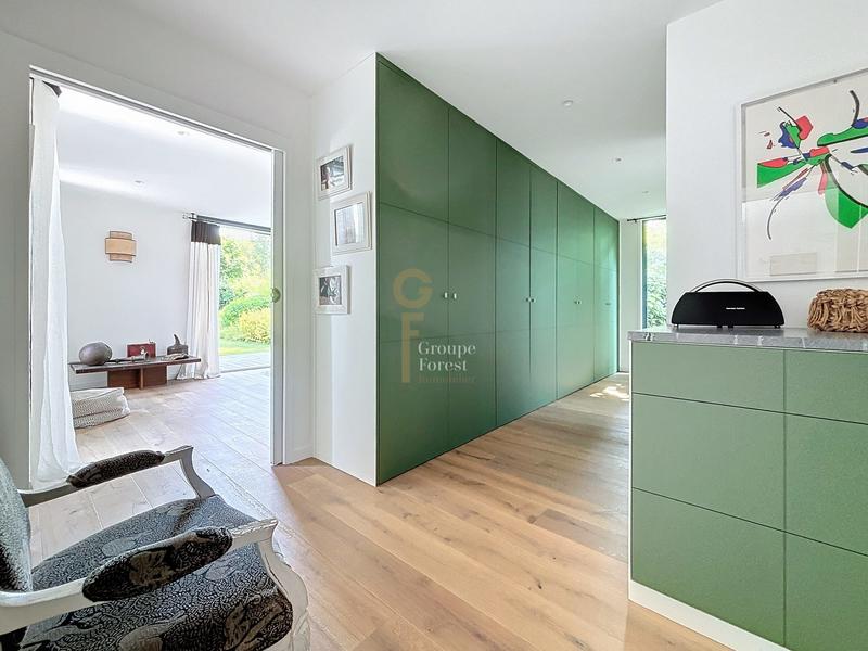 Maison - 312 m² - 9 pièces