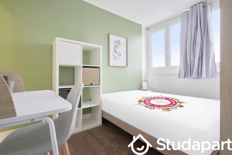 Chambre - 9 m² - 1 pièce