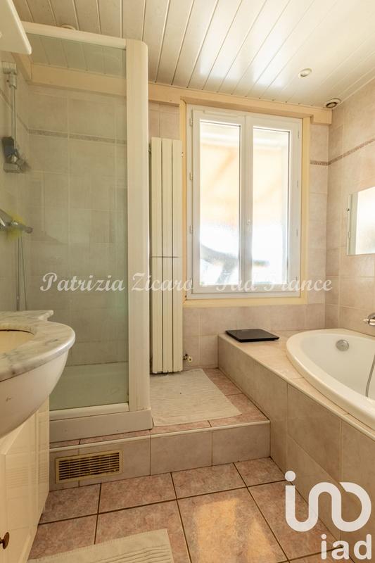 Maison - 320 m² - 5 pièces