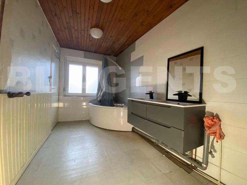 Maison - 95 m² - 5 pièces