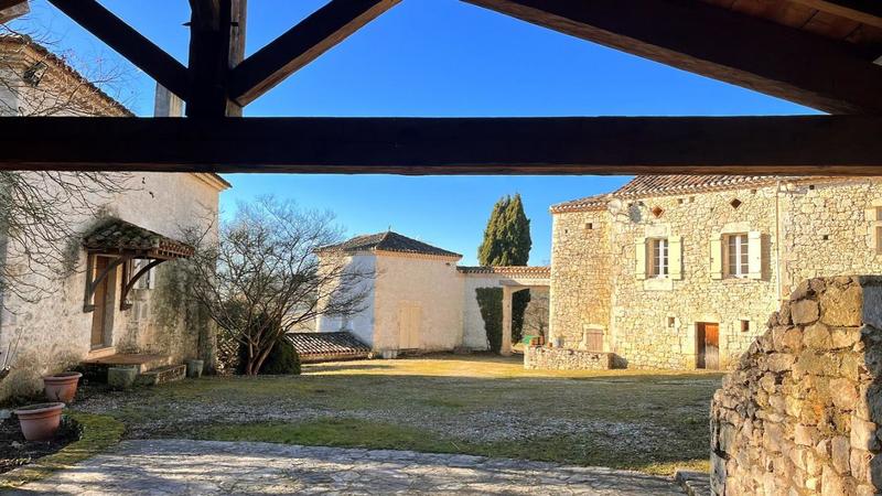 Demeure - 470 m² - 12 pièces