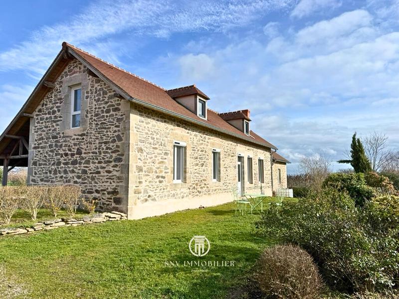 Propriété - 430 m² - 11 pièces