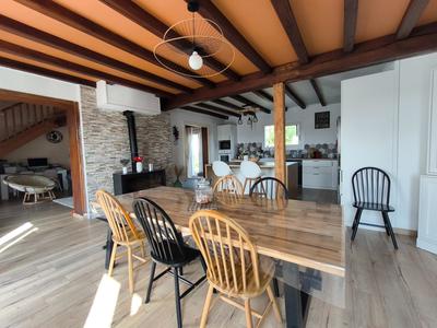 Maison - 205 m² - 7 pièces