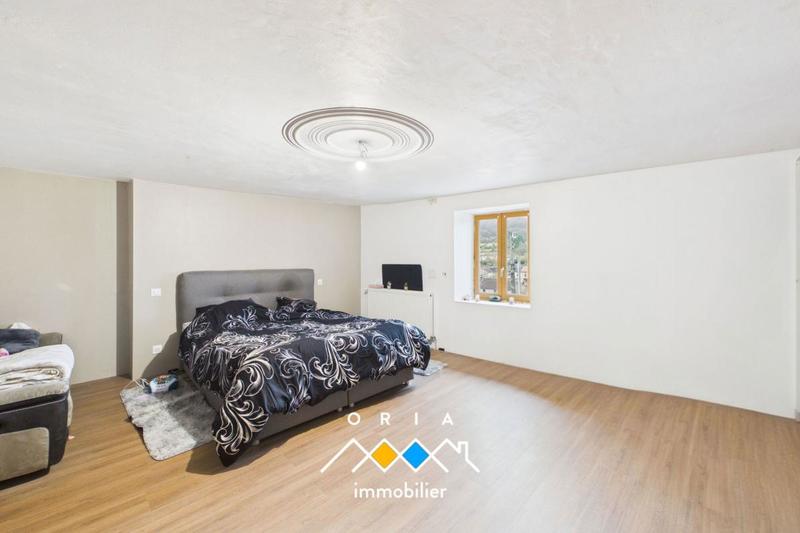 Maison en pierre - 157 m² - 7 pièces