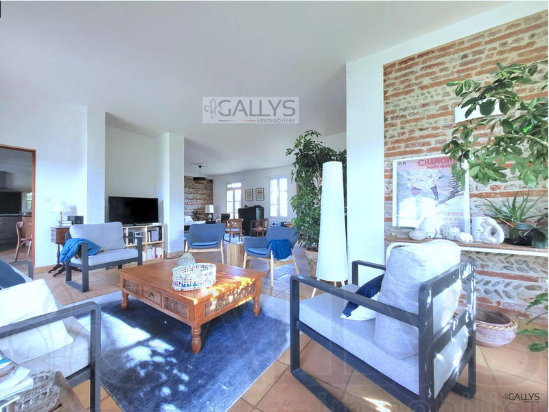 Maison traditionnelle - 158 m² - 5 pièces