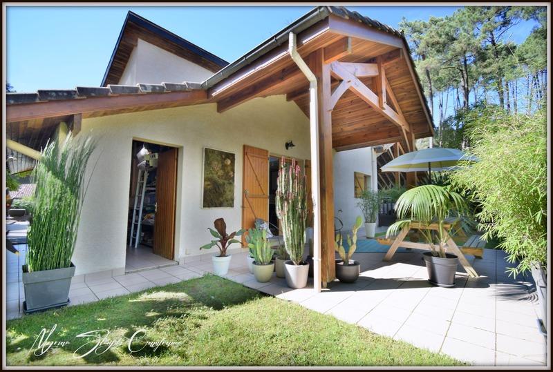 Maison - 225 m² - 10 pièces