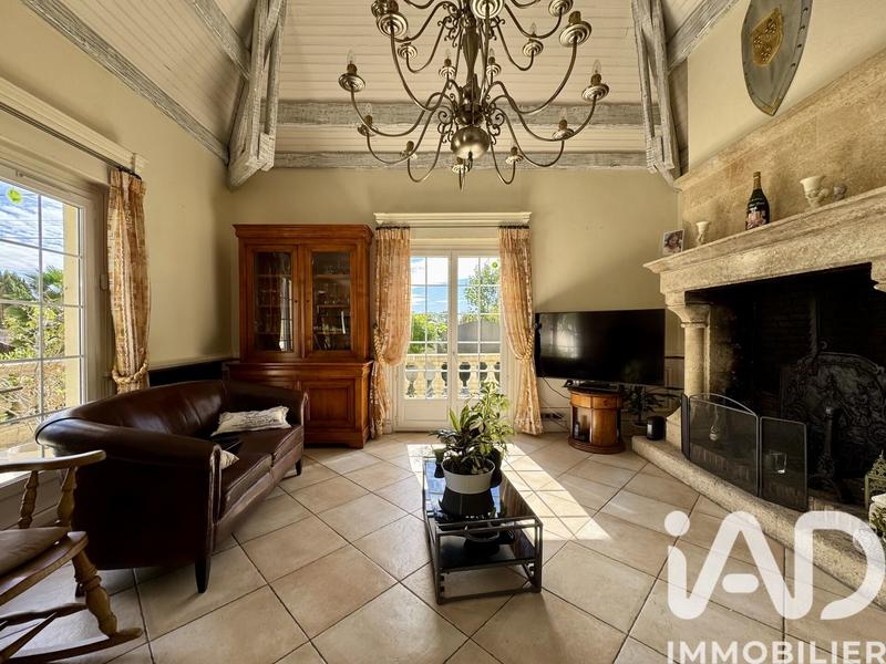 Maison - 300 m² - 8 pièces