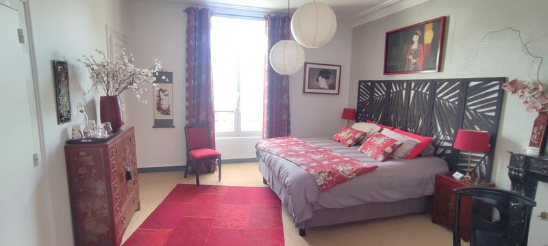 Maison - 327 m² - 12 pièces