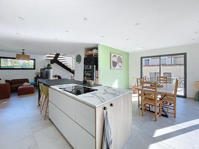 Maison - 120 m² - 4 pièces