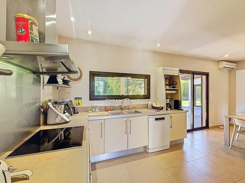 Villa - 215 m² - 7 pièces