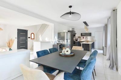 Maison - 117 m² - 6 pièces