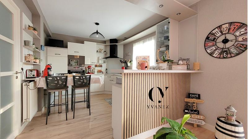 Maison - 150 m² - 8 pièces