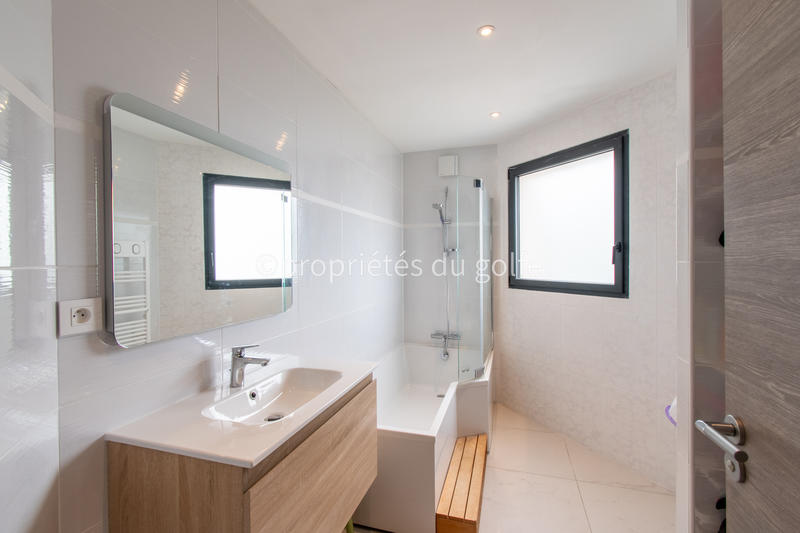 Maison - 200 m² - 6 pièces