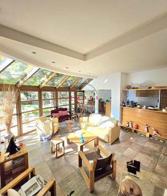 Maison contemporaine - 225 m² - 10 pièces