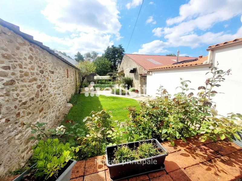 Maison - 266 m² - 6 pièces