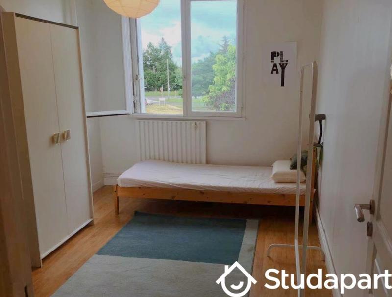 Chambre - 12 m² - 1 pièce