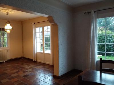 Maison - 198 m² - 8 pièces