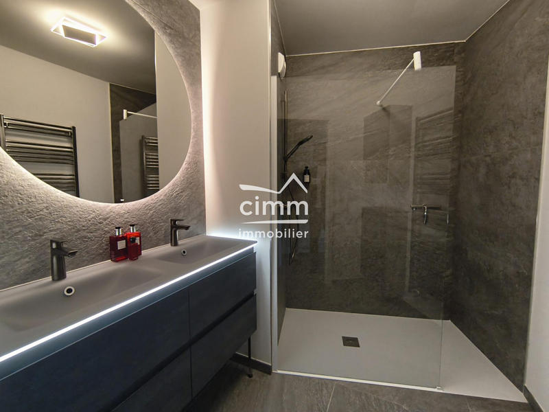 Appartement - 100 m² - 4 pièces