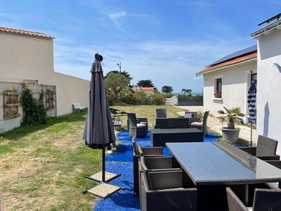 Maison - 255 m² - 8 pièces