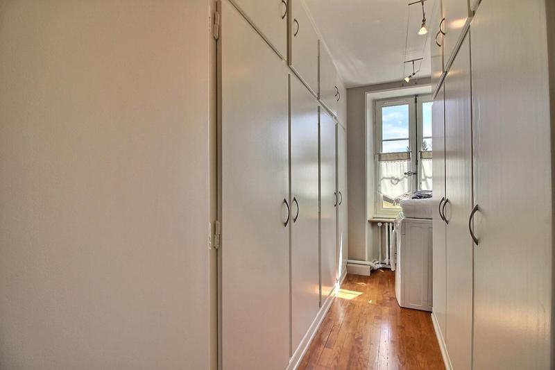 Maison - 313 m² - 10 pièces