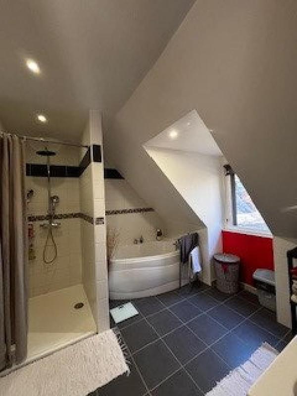 Maison - 215 m² - 6 pièces