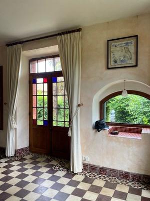 Maison - 630 m² - 9 pièces