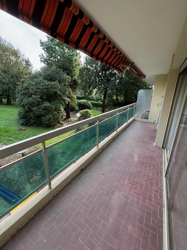 Appartement - 95 m² - 4 pièces