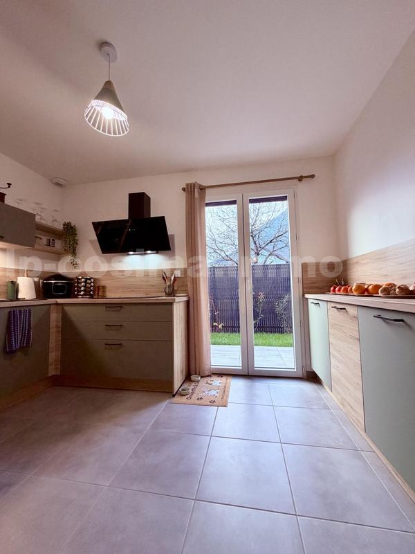 Maison jumelée - 91 m² - 4 pièces