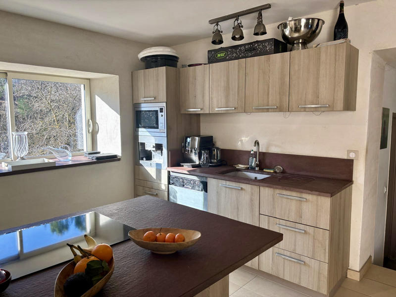 Mas - 200 m² - 8 pièces