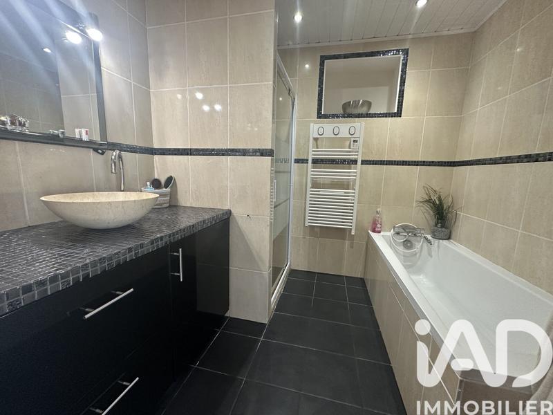 Maison - 192 m² - 8 pièces