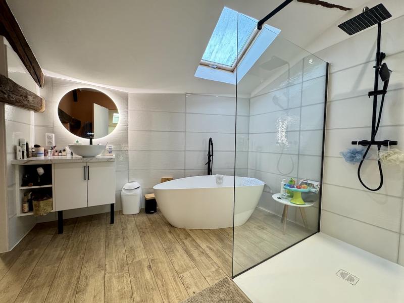 Maison - 207 m² - 7 pièces