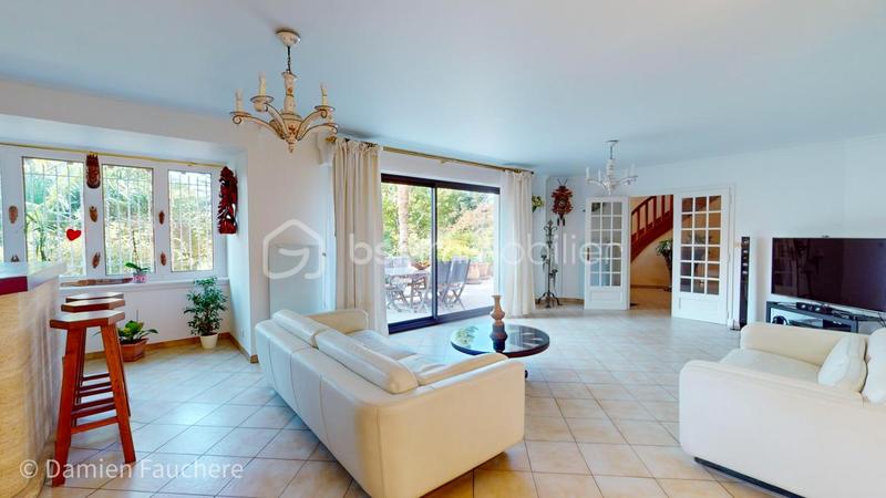 Demeure - 320 m² - 10 pièces