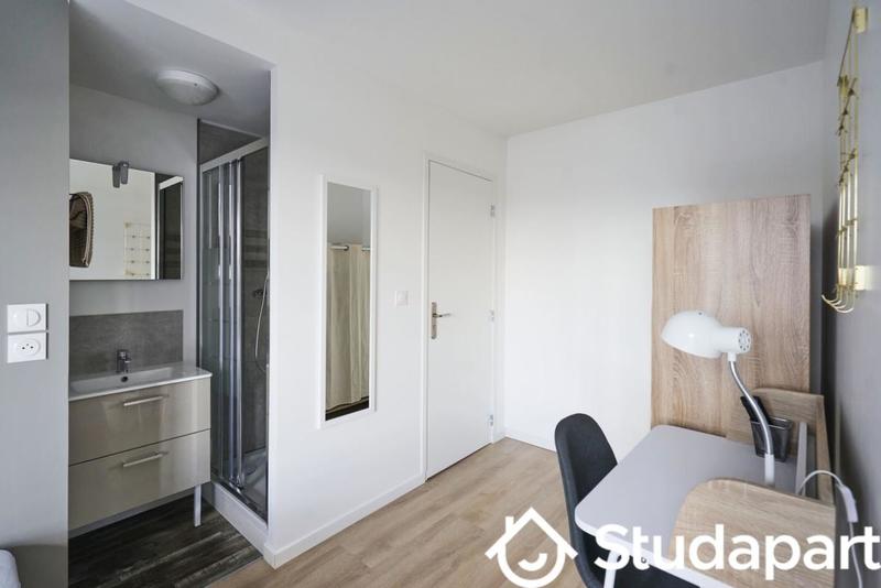 Chambre - 110 m² - 1 pièce