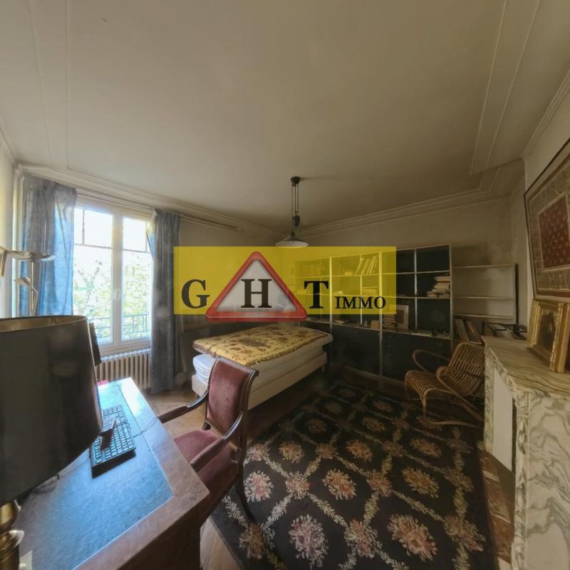 Maison - 220 m² - 8 pièces