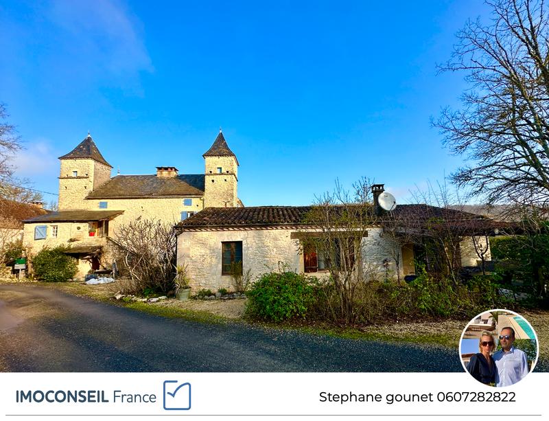 Maison - 255 m² - 9 pièces