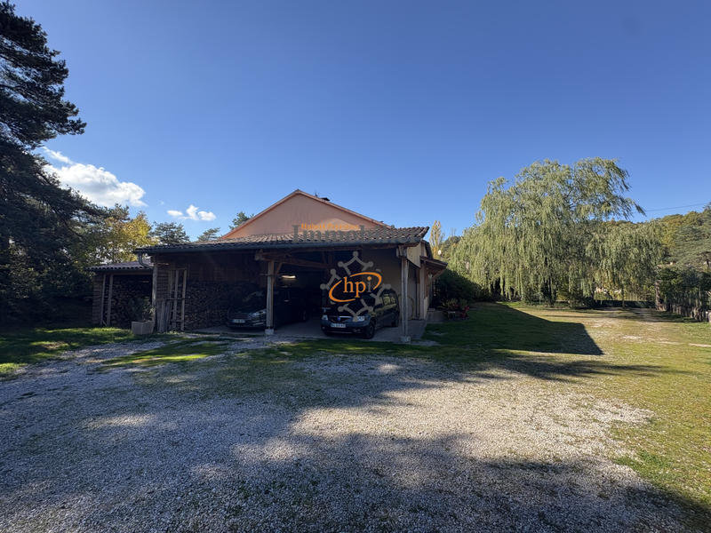 Maison - 284 m² - 7 pièces