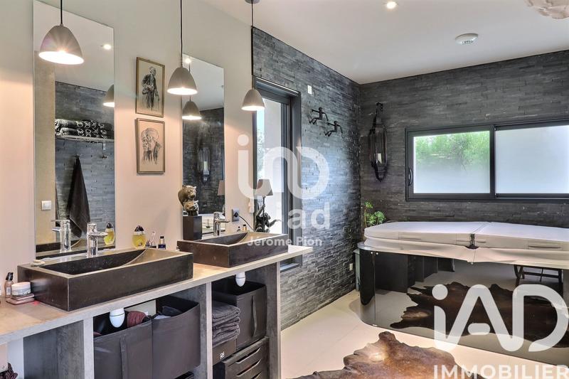 Maison - 150 m² - 7 pièces