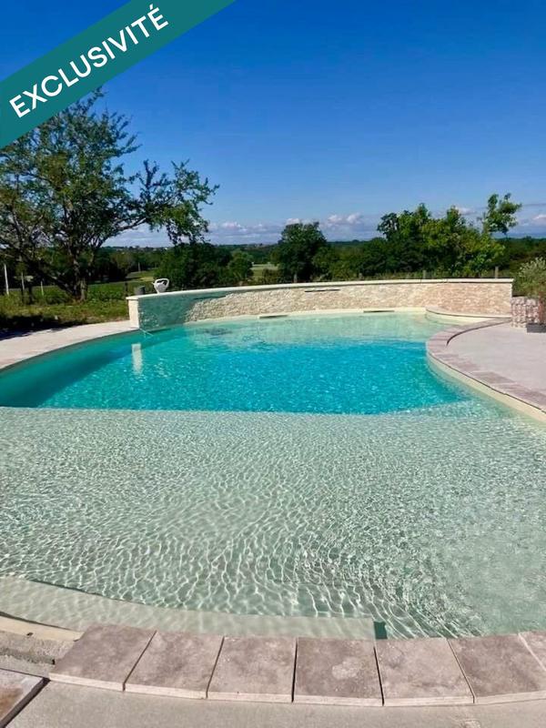 Maison - 290 m² - 9 pièces