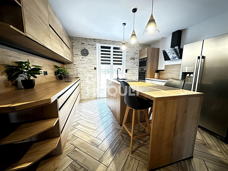 Maison - 146 m² - 9 pièces