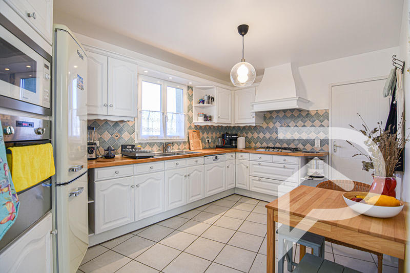 Maison - 110 m² - 6 pièces