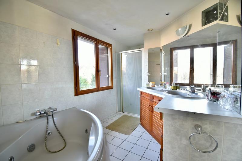 Maison - 189 m² - 8 pièces