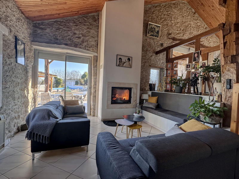 Maison - 213 m² - 7 pièces