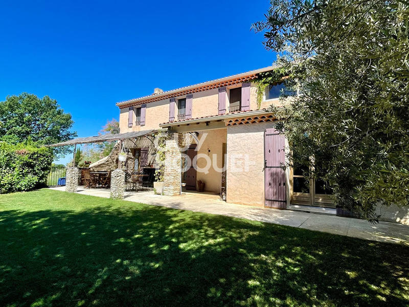 Maison - 320 m² - 9 pièces