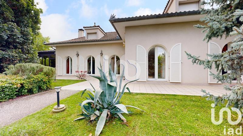 Maison - 280 m² - 8 pièces